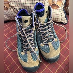 NIKE 🥾 Women’s ACG ‘All Conditions Gear’ Hiking Style Boots - Size 7.5